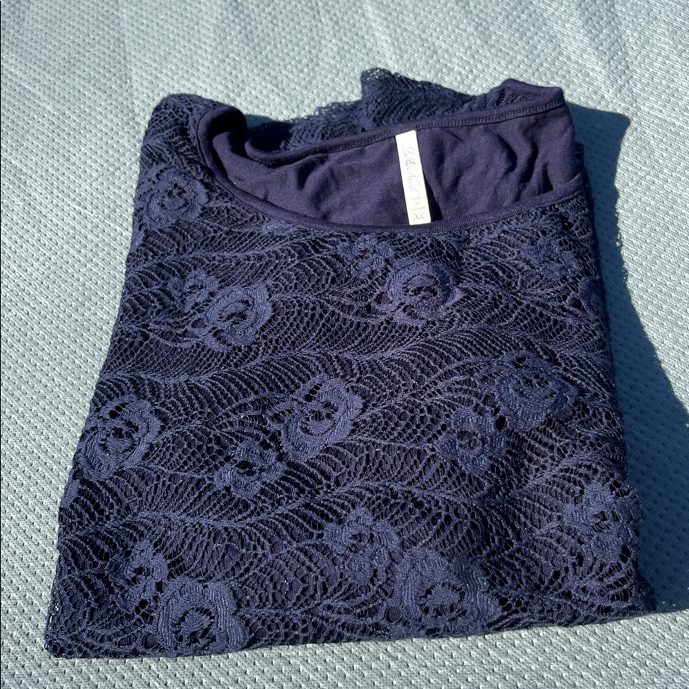 Leo & Nicole Lace Blouse Navy - Picture 6 of 6